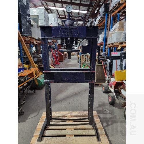 Servex Hydraulic Press - 30 Ton