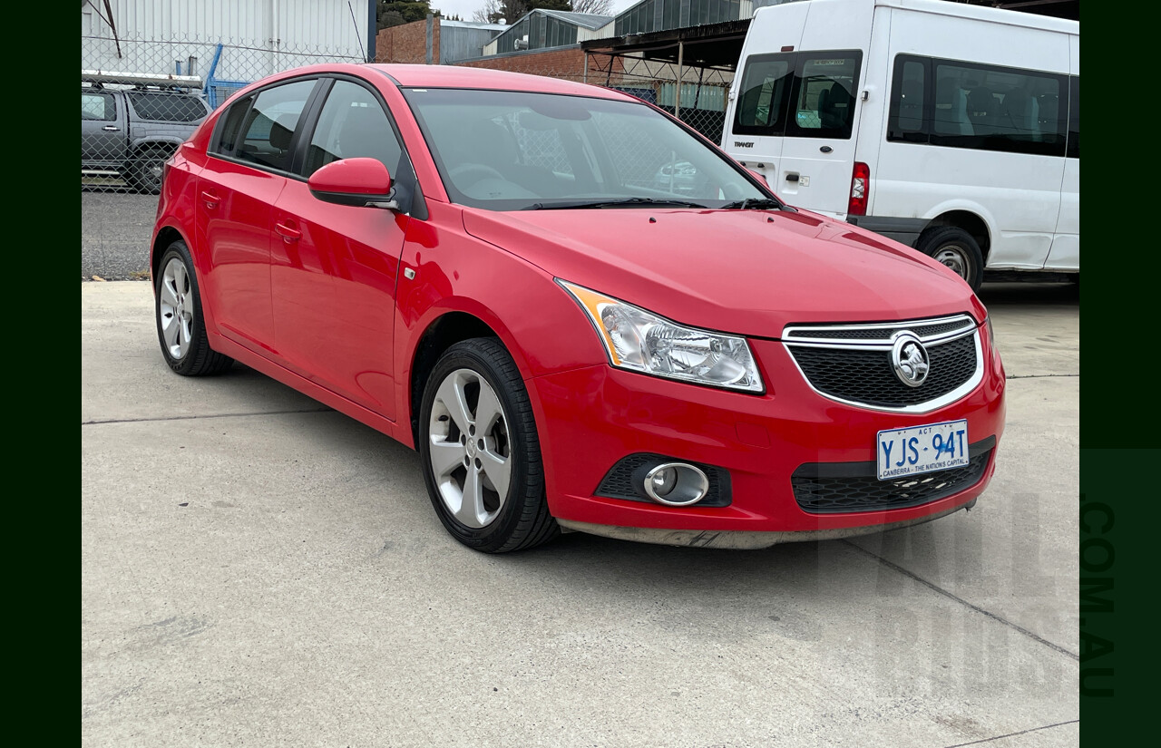 9/2013 Holden Cruze Equipe JH MY14 5d Hatchback Red 1.8L