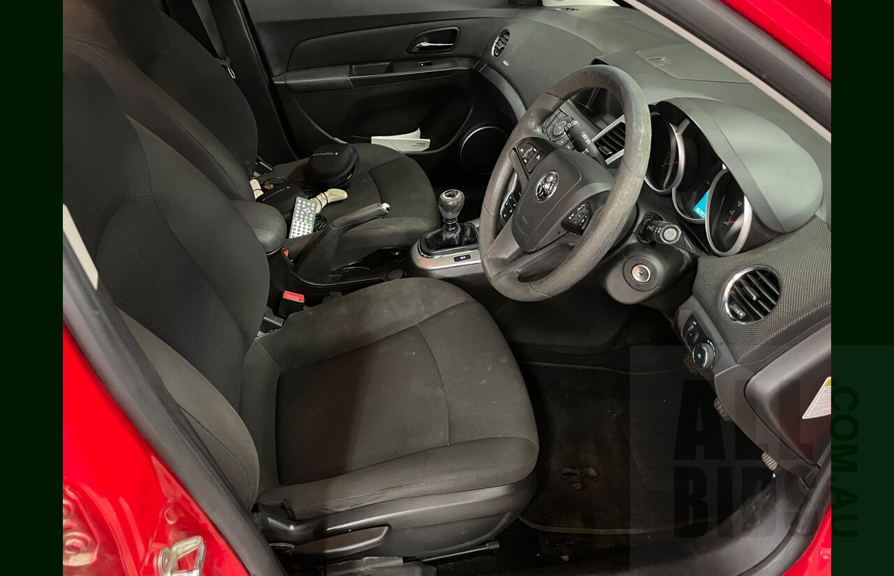 9/2013 Holden Cruze Equipe JH MY14 5d Hatchback Red 1.8L