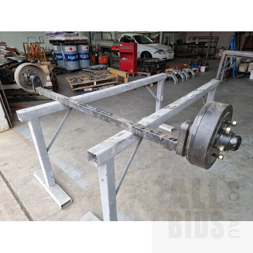 AL-KO Heavy Duty Trailer Axle - 1400mm Chassis Mount