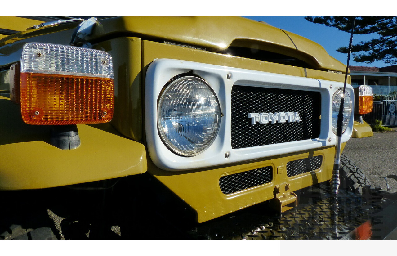 5/1982 Toyota Landcruiser (4x4) FJ45RV Troopcarrier Mustard 5.0L 308ci V8