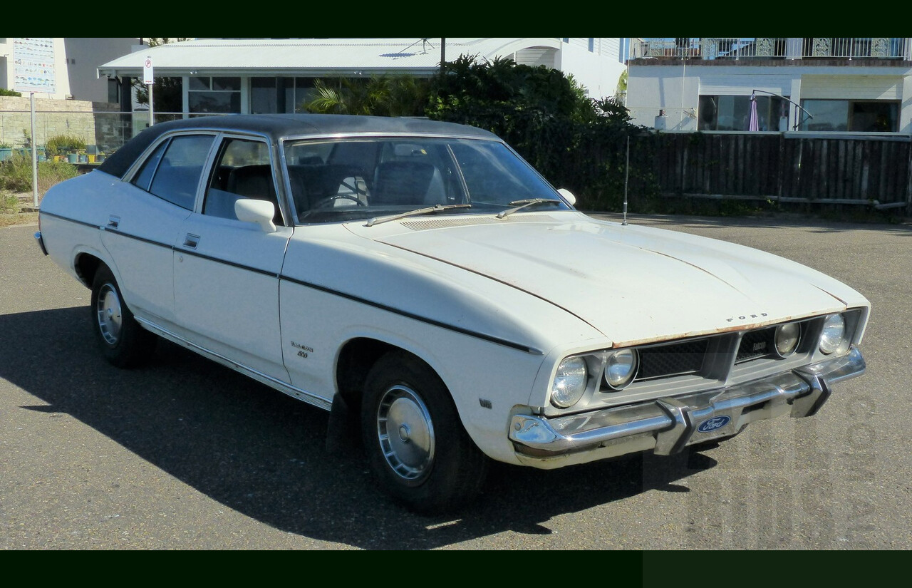 1/1975 Ford Falcon 500 XB 4d Sedan White with Black Vinyl Top 4.9L 302ci V8