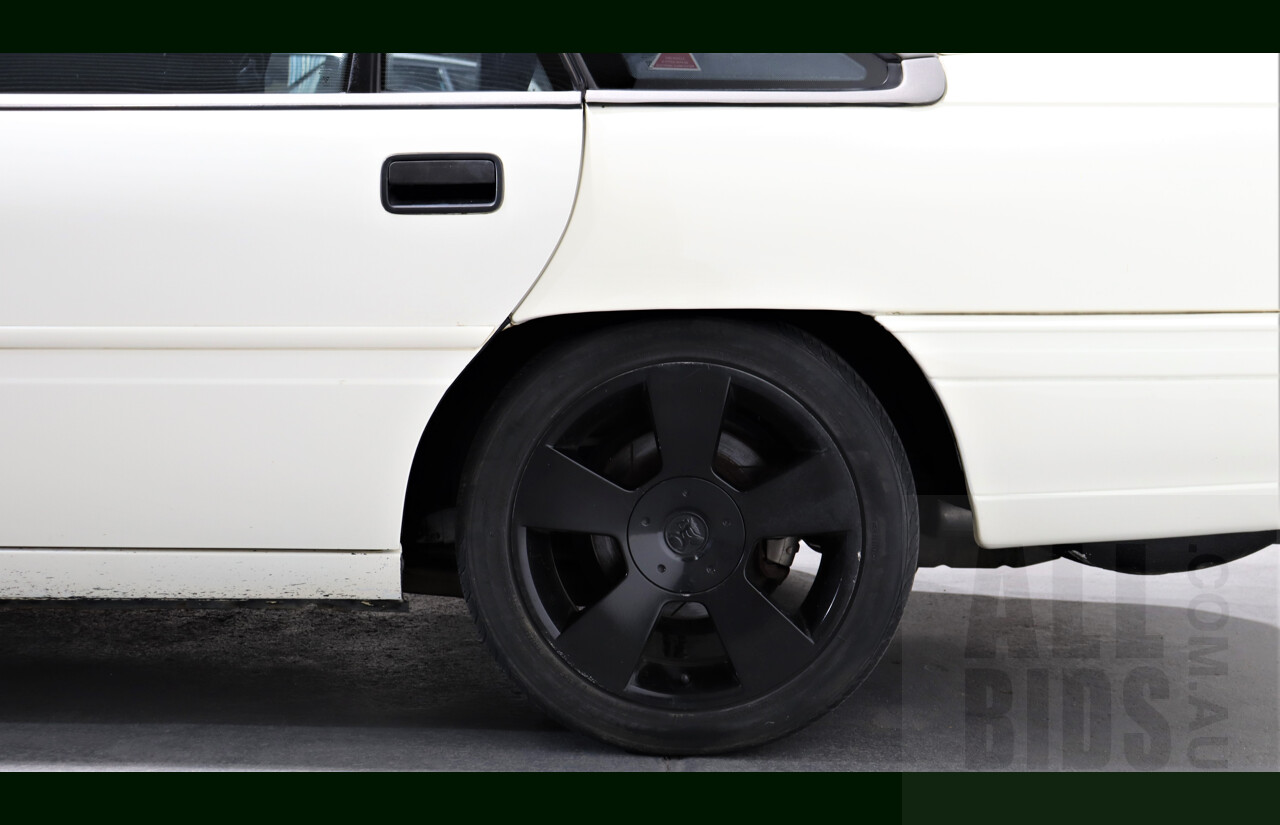 9/1991 Holden Commodore Executive VN 4d Sedan White 5.0L V8