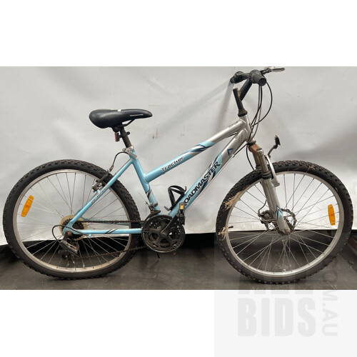 Roadmaster Tracker 18 Speed Boys Bike