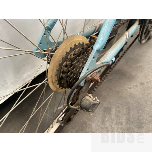 Roadmaster Tracker 18 Speed Boys Bike