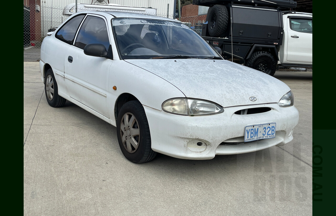 4/1999 Hyundai Excel GX X3 3d Hatchback White 1.5L