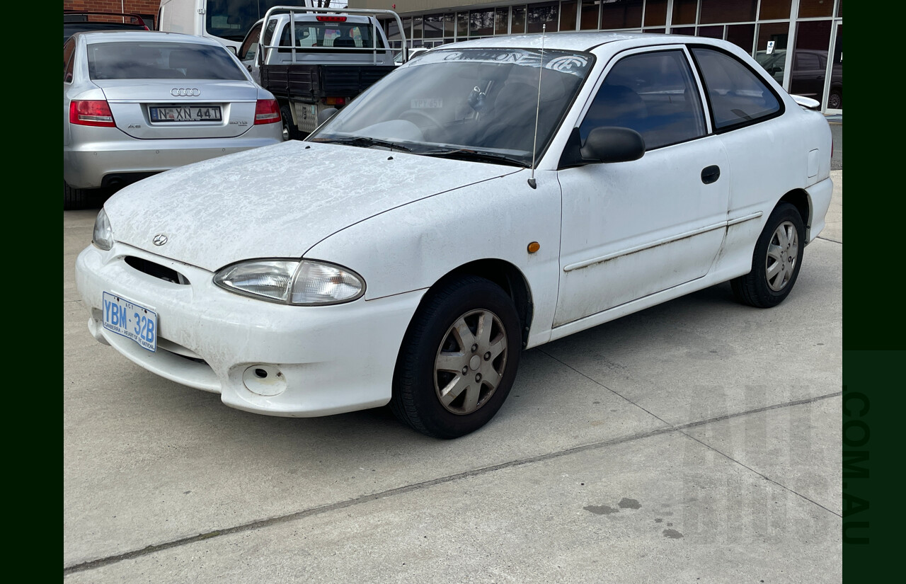 4/1999 Hyundai Excel GX X3 3d Hatchback White 1.5L