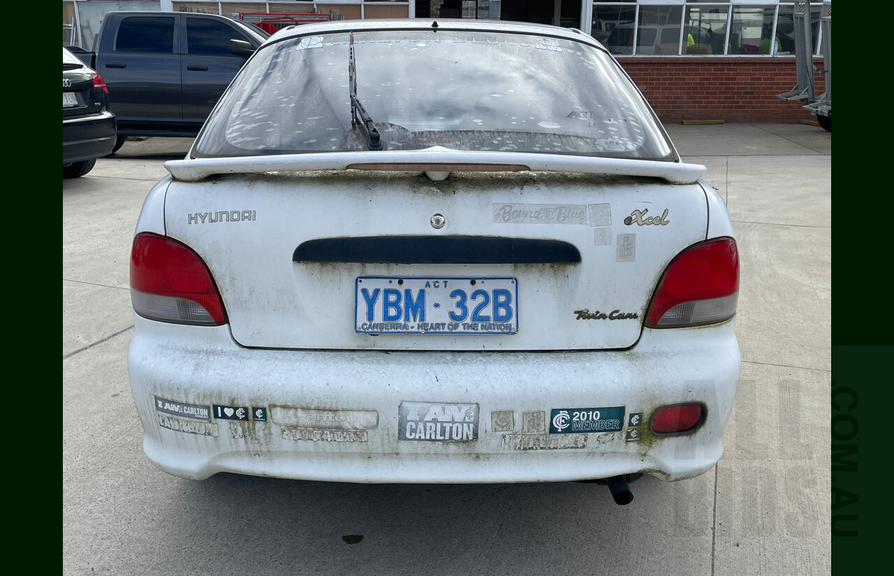 4/1999 Hyundai Excel GX X3 3d Hatchback White 1.5L