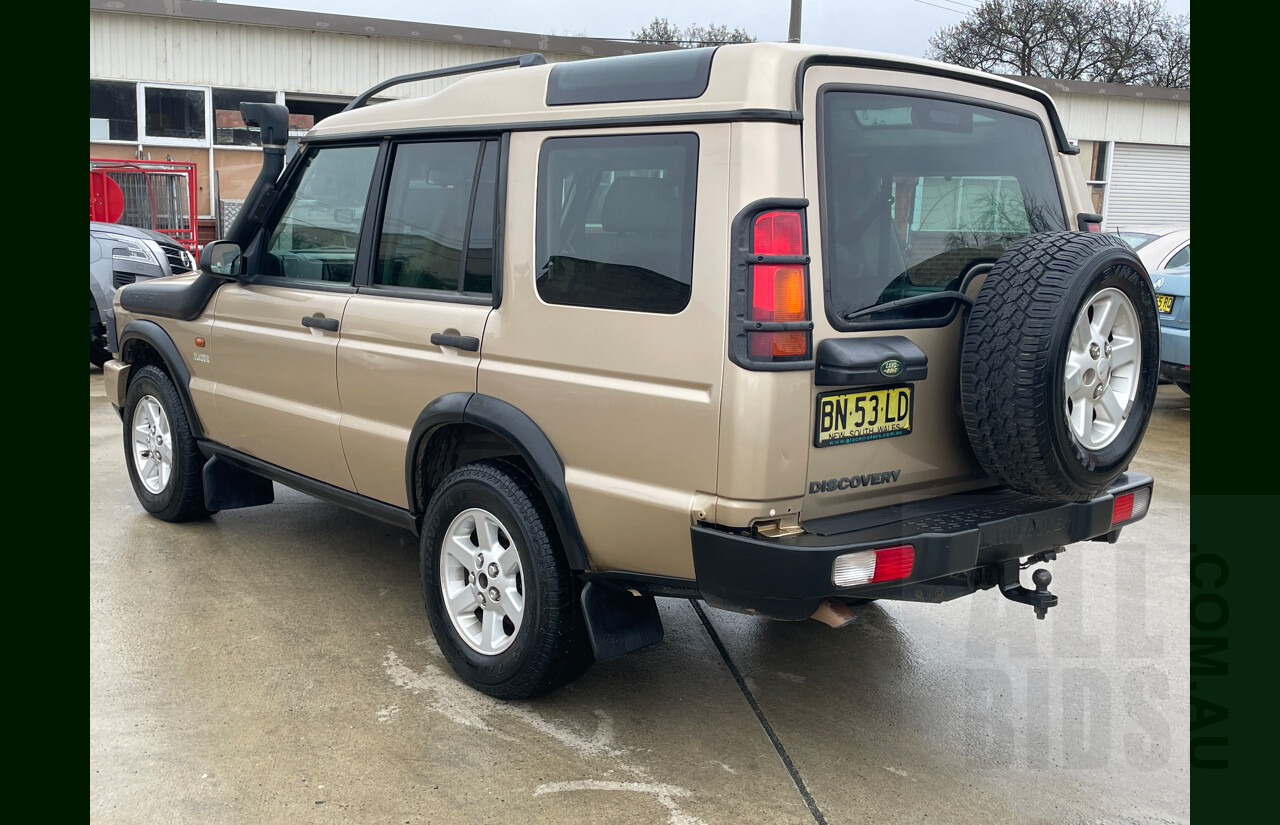 8/2004 Land Rover Discovery  SERIES II 4d Wagon Gold 2.5L