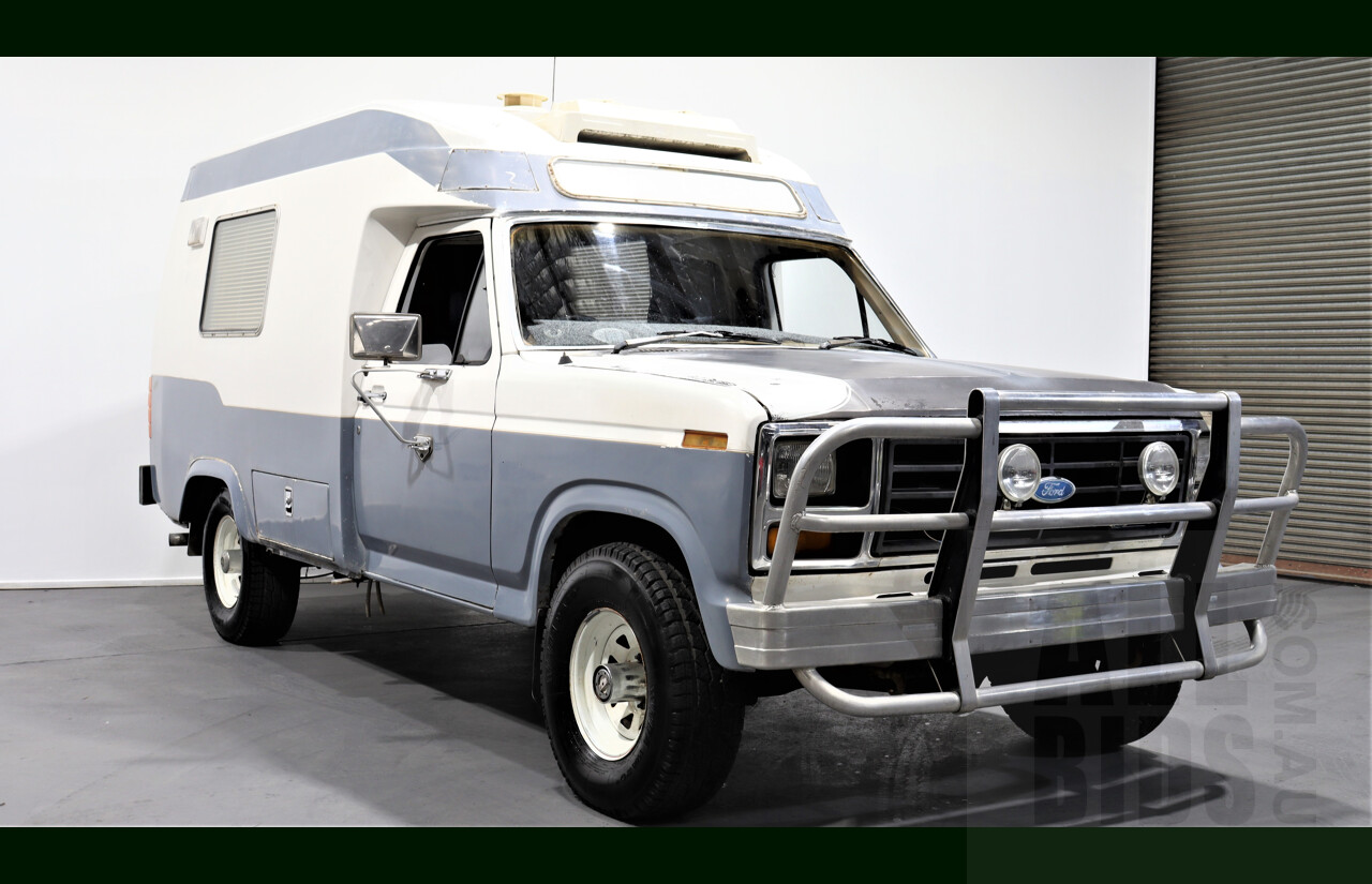 3/1983 Ford F100 4x4 Utility White 5.8L V8 - Ex Ambulance