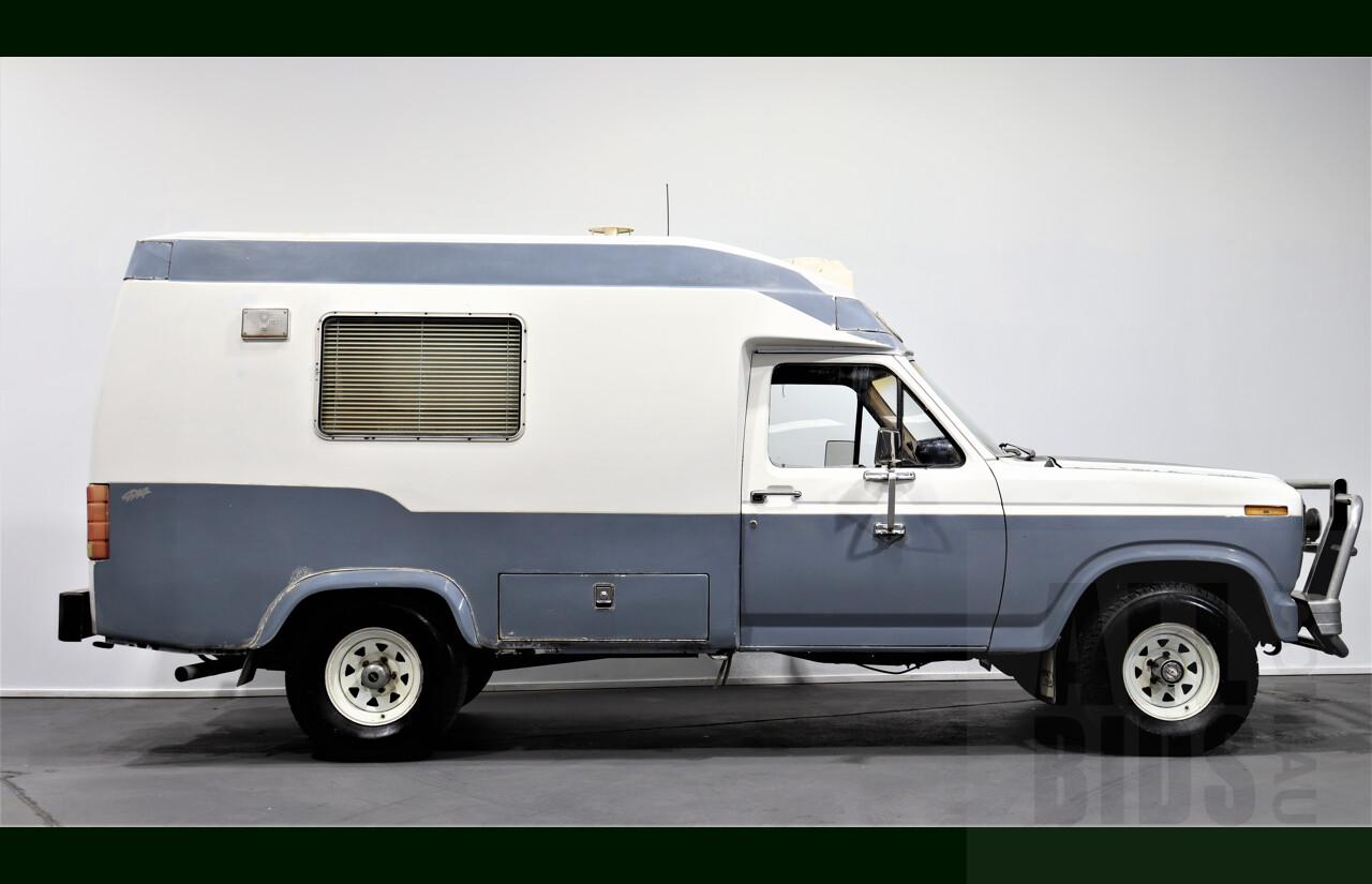 3/1983 Ford F100 4x4 Utility White 5.8L V8 - Ex Ambulance
