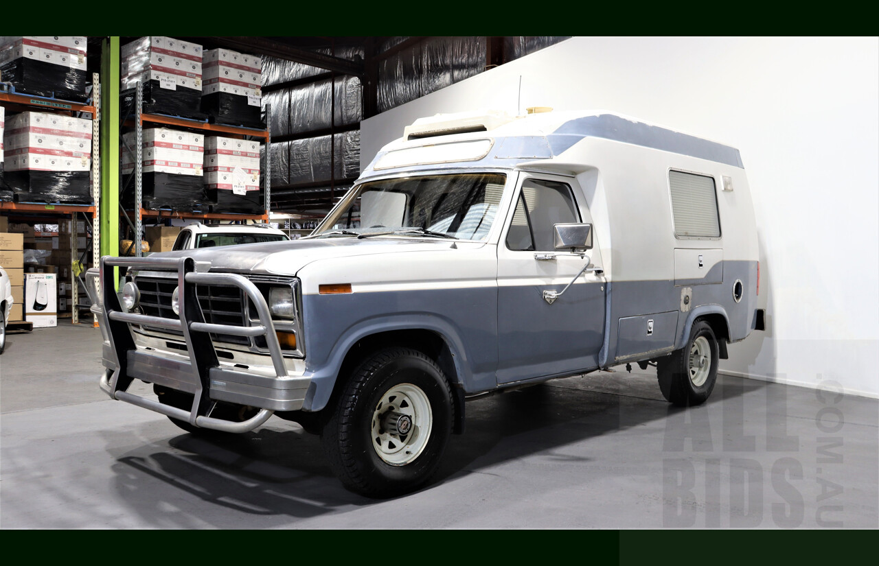 3/1983 Ford F100 4x4 Utility White 5.8L V8 - Ex Ambulance