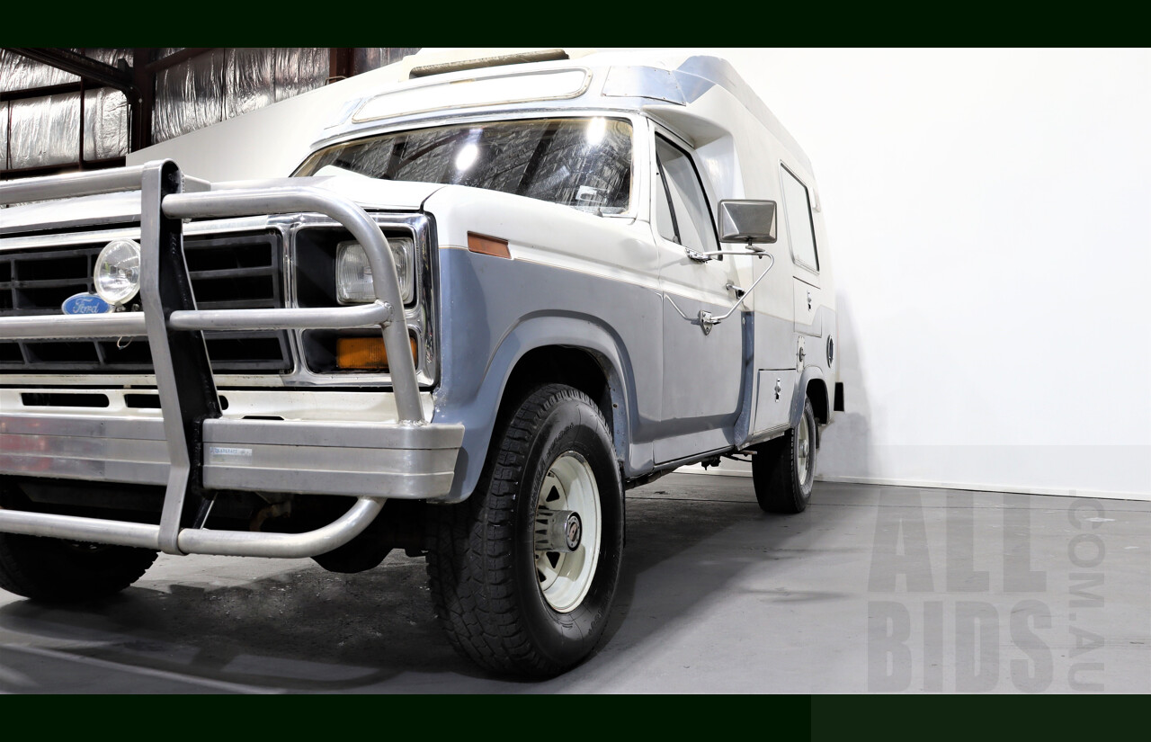 3/1983 Ford F100 4x4 Utility White 5.8L V8 - Ex Ambulance
