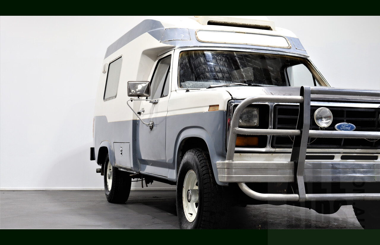 3/1983 Ford F100 4x4 Utility White 5.8L V8 - Ex Ambulance