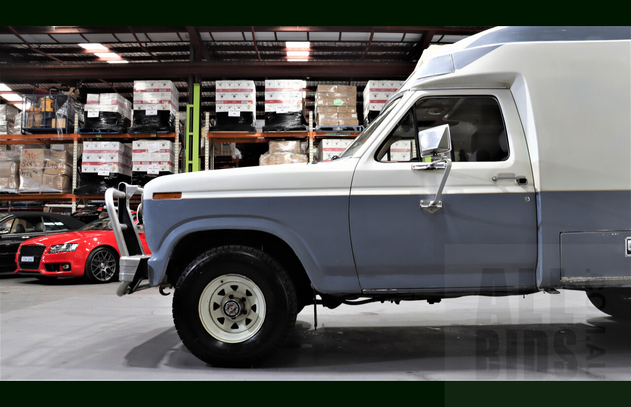 3/1983 Ford F100 4x4 Utility White 5.8L V8 - Ex Ambulance