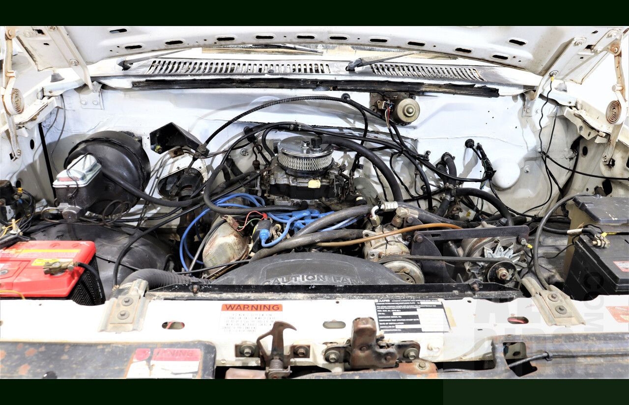 3/1983 Ford F100 4x4 Utility White 5.8L V8 - Ex Ambulance