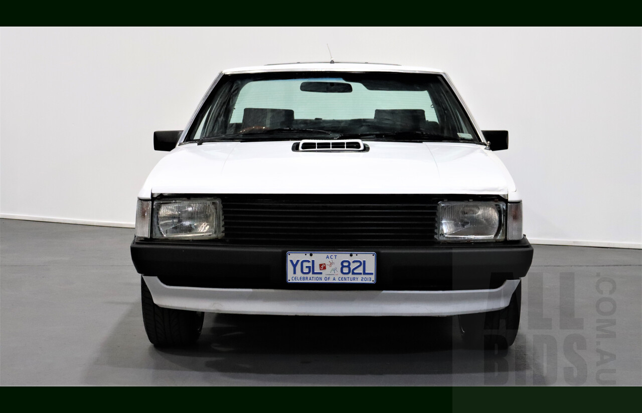 6/1982 Ford Falcon XD T-Code 4d Sedan White 5.8L 351ci V8