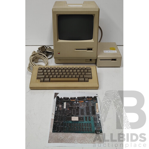 Apple (512K) Macintosh 512k With Rare Modified Motherboard (Additional Piggy-Back ‘Megaram’ Memory Board and ‘Brainstorm’ SCSI Board), W/ 3.5-Inch Disk Drive and Keyboard