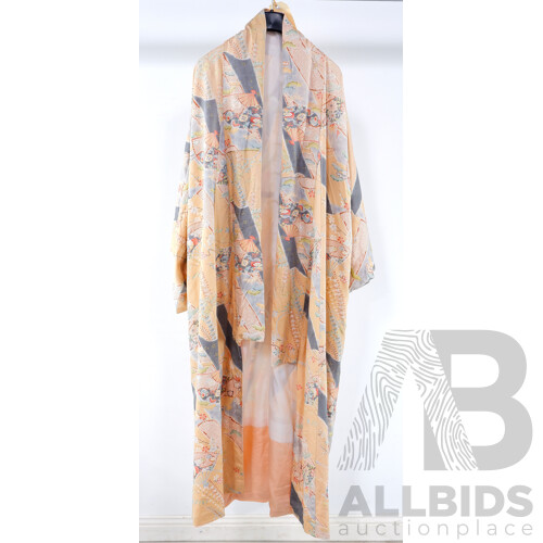 A Silk Japanese Kimono Dressing Gown with Belt, Size L