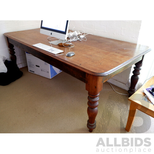 Antique Cedar Dining Table With Turned and Taped Legs, 19th Century