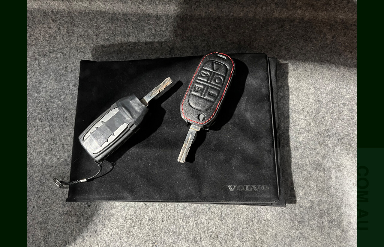 10/2003 Volvo S60 R 4d Sedan Silver 2.5L Turbo