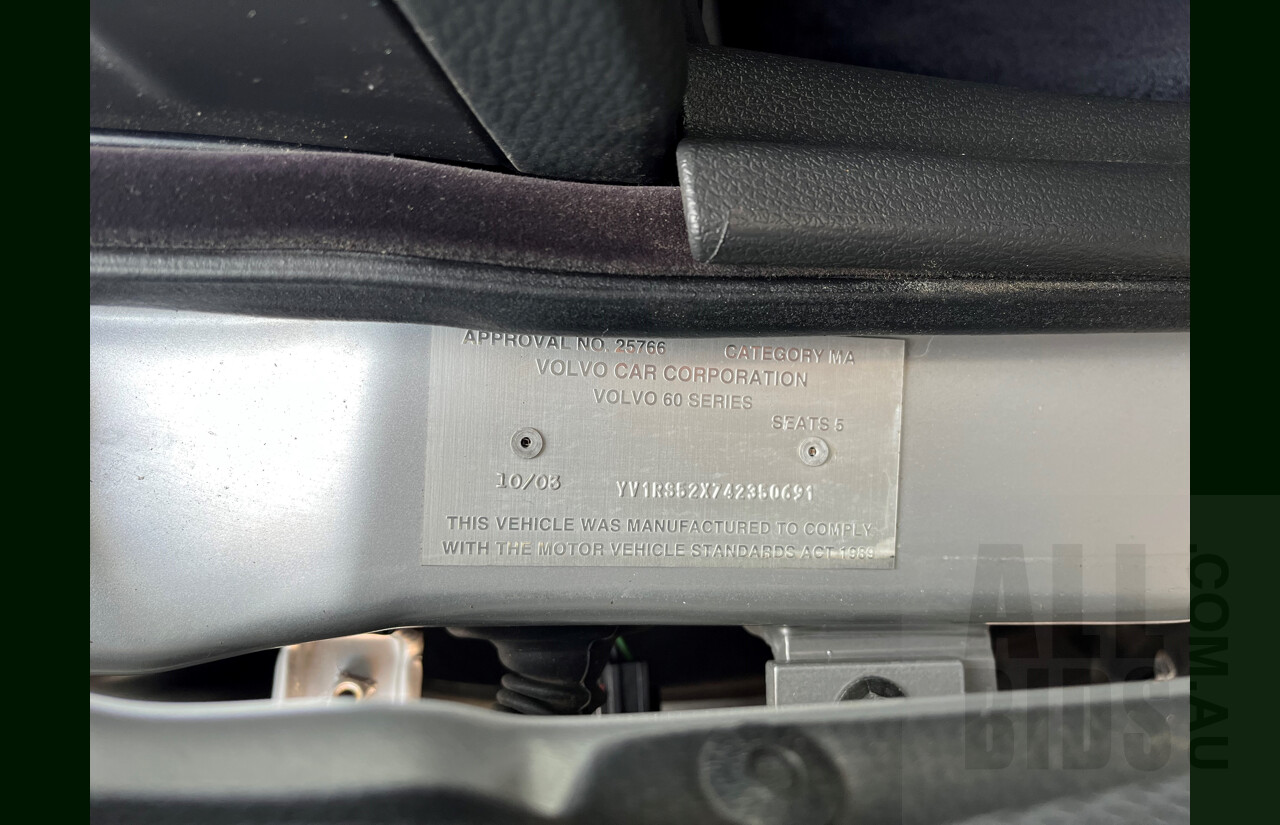 10/2003 Volvo S60 R 4d Sedan Silver 2.5L Turbo
