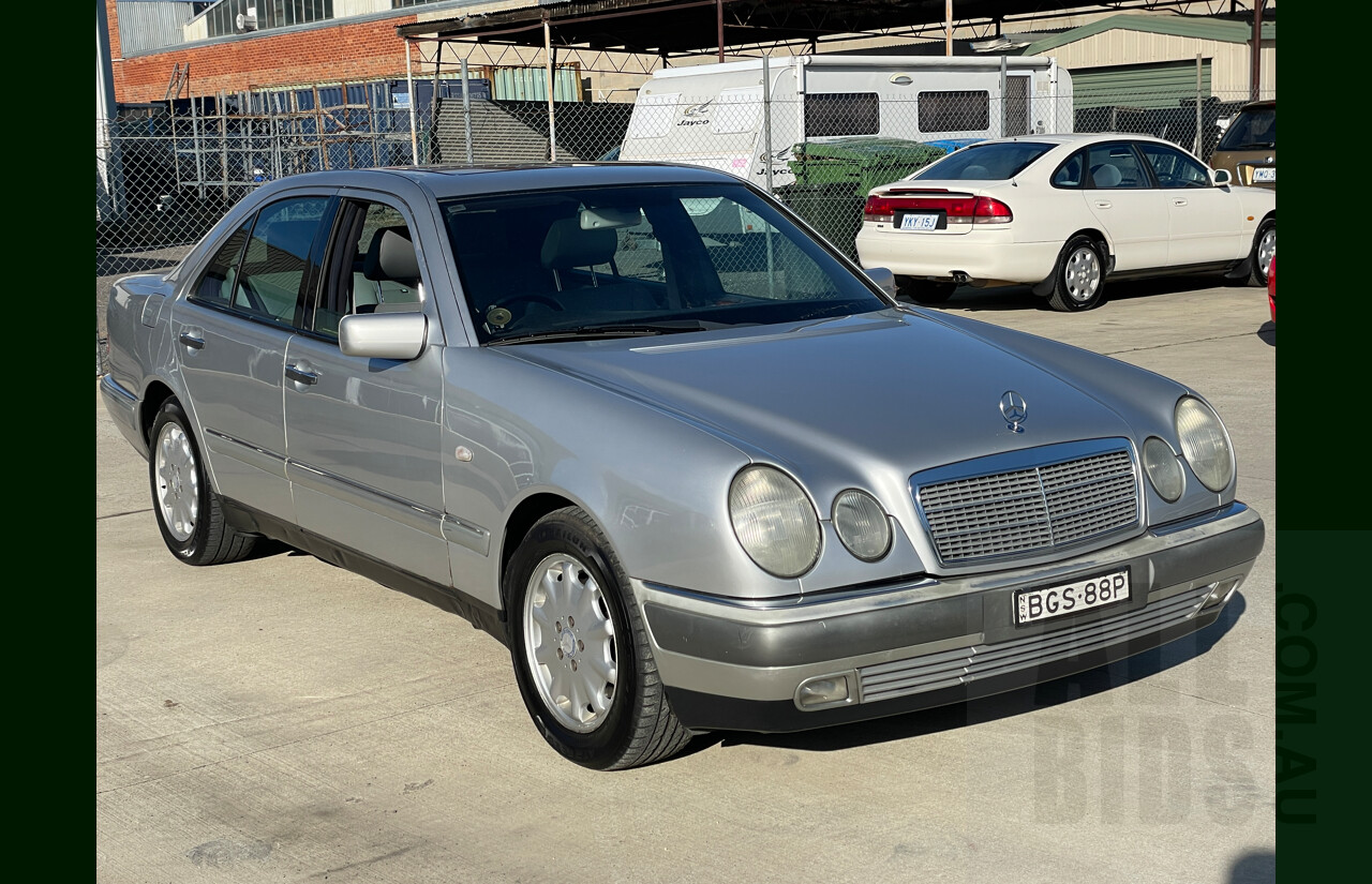 6/1998 Mercedes-Benz E320 Elegance W210 4d Sedan Silver 3.2L