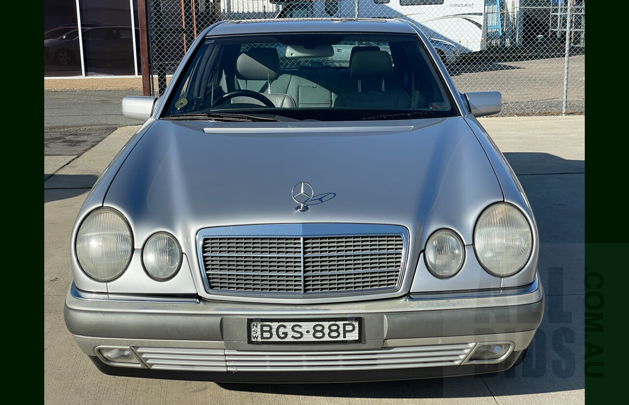 6/1998 Mercedes-Benz E320 Elegance W210 4d Sedan Silver 3.2L