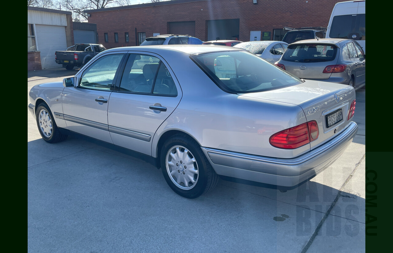 6/1998 Mercedes-Benz E320 Elegance W210 4d Sedan Silver 3.2L