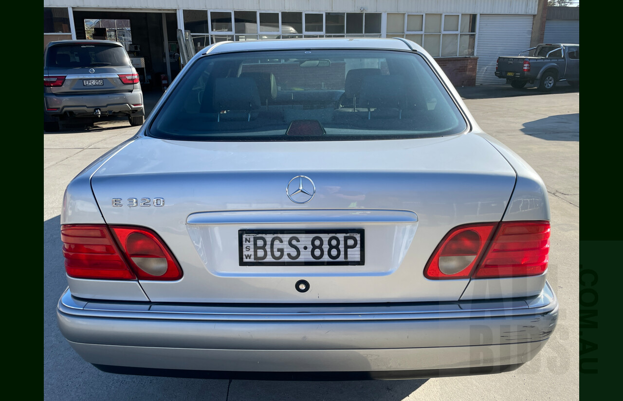 6/1998 Mercedes-Benz E320 Elegance W210 4d Sedan Silver 3.2L