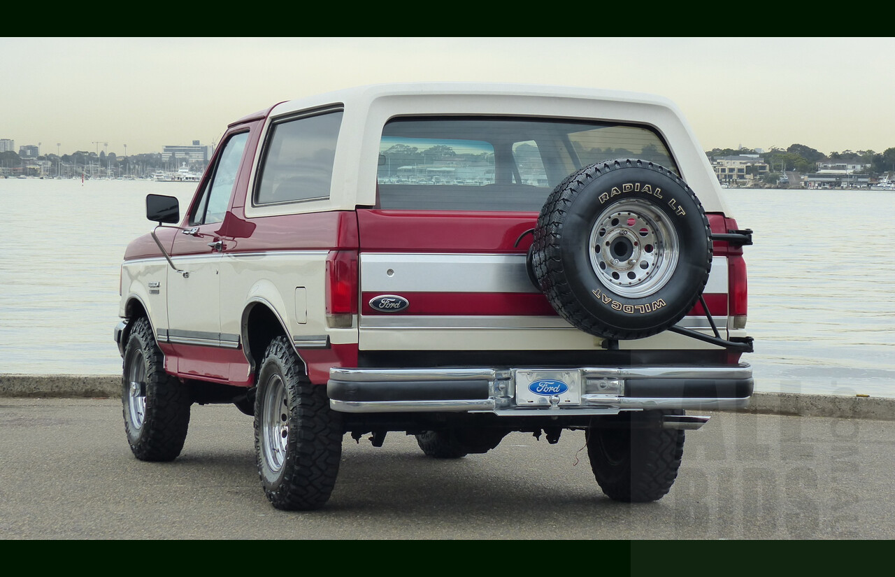 1/1990 Ford Bronco XLT (4x4) LHD 2d Wagon Red/White 5.0L V8