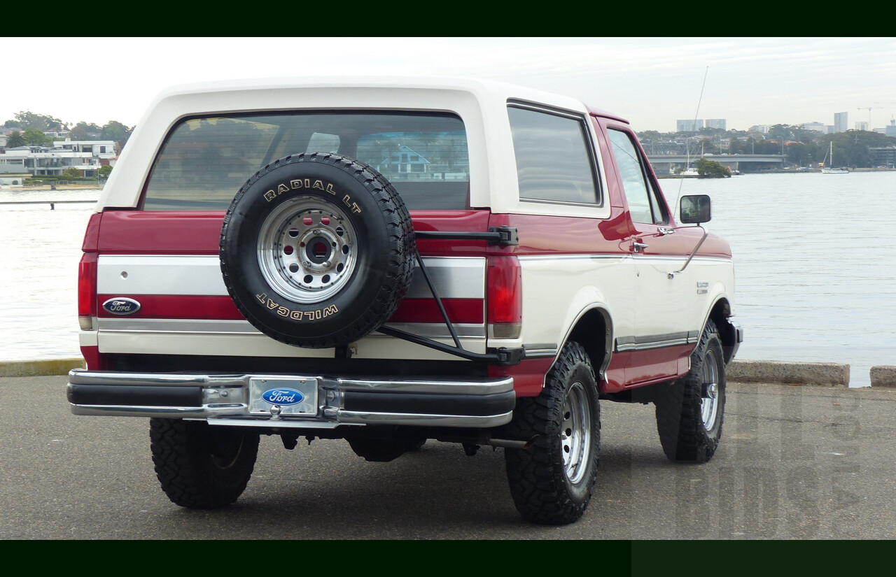 1/1990 Ford Bronco XLT (4x4) LHD 2d Wagon Red/White 5.0L V8