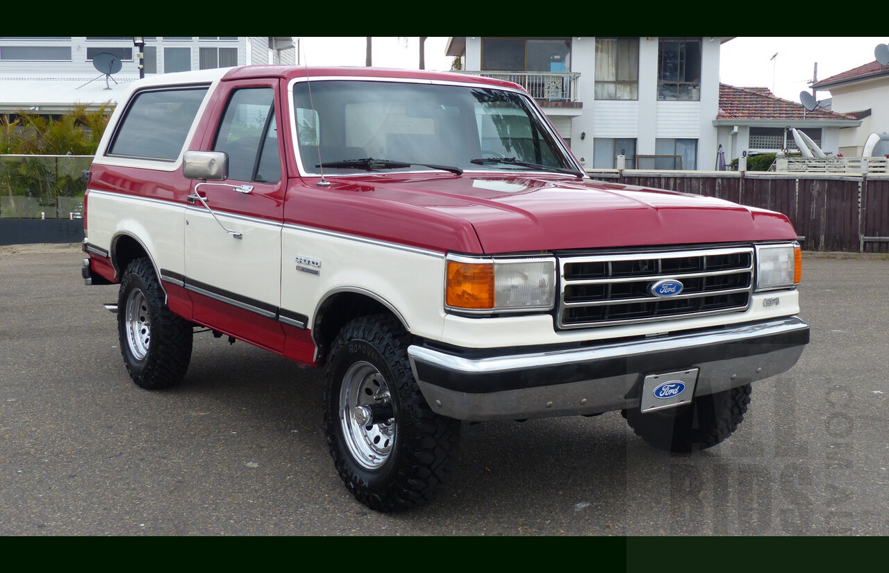 1/1990 Ford Bronco XLT (4x4) LHD 2d Wagon Red/White 5.0L V8