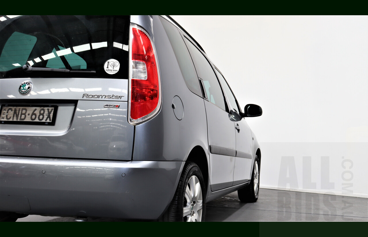 4/2013 Skoda Roomster 77 TSI 5J 4d Wagon Grey 1.2L