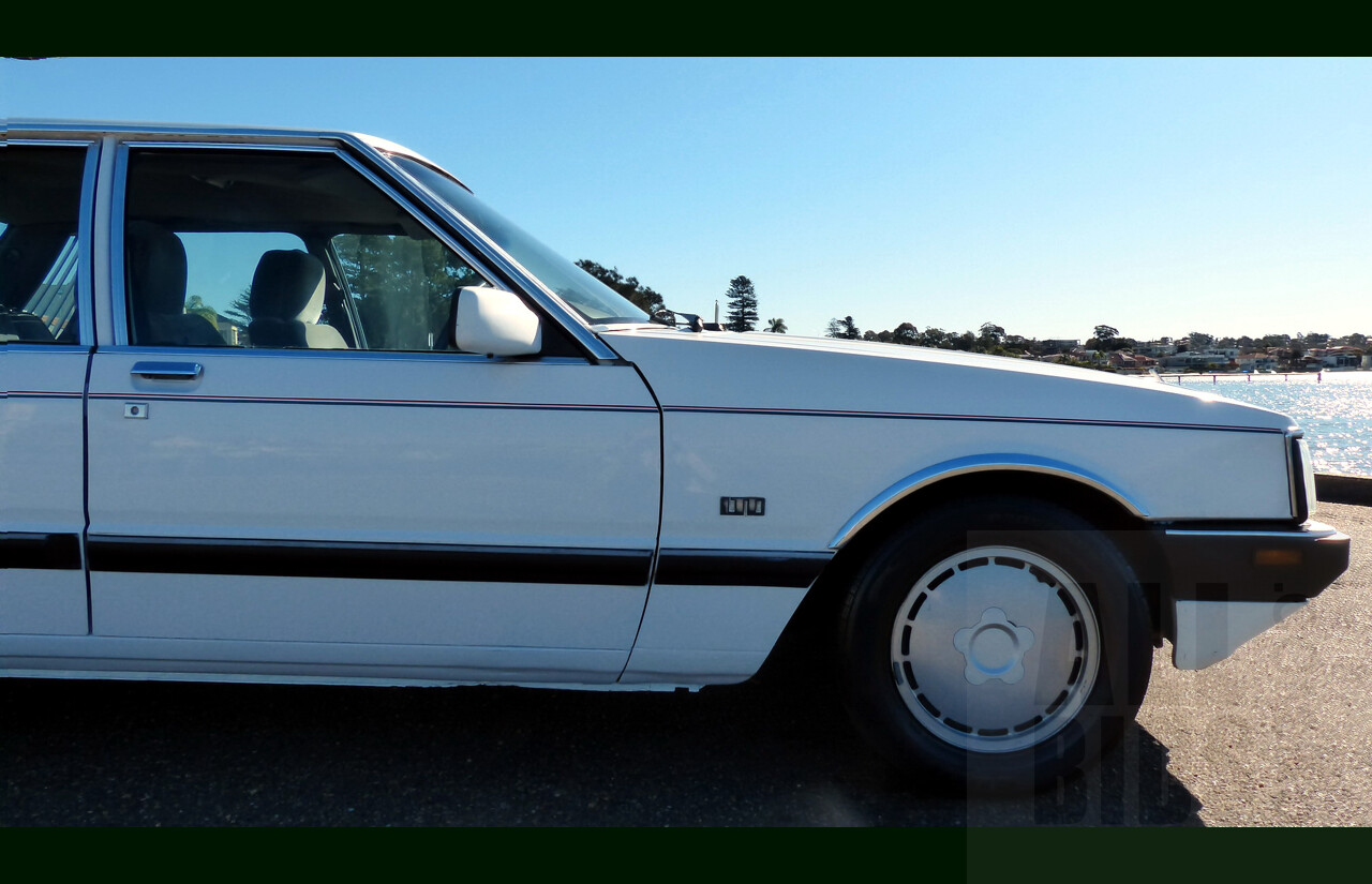 9/1987 Ford LTD FE 4d Sedan White Auto EFI 4.0L