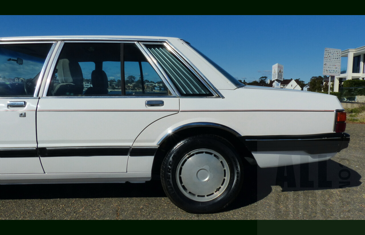 9/1987 Ford LTD FE 4d Sedan White Auto EFI 4.0L