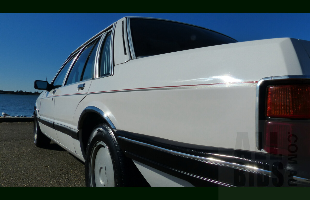 9/1987 Ford LTD FE 4d Sedan White Auto EFI 4.0L