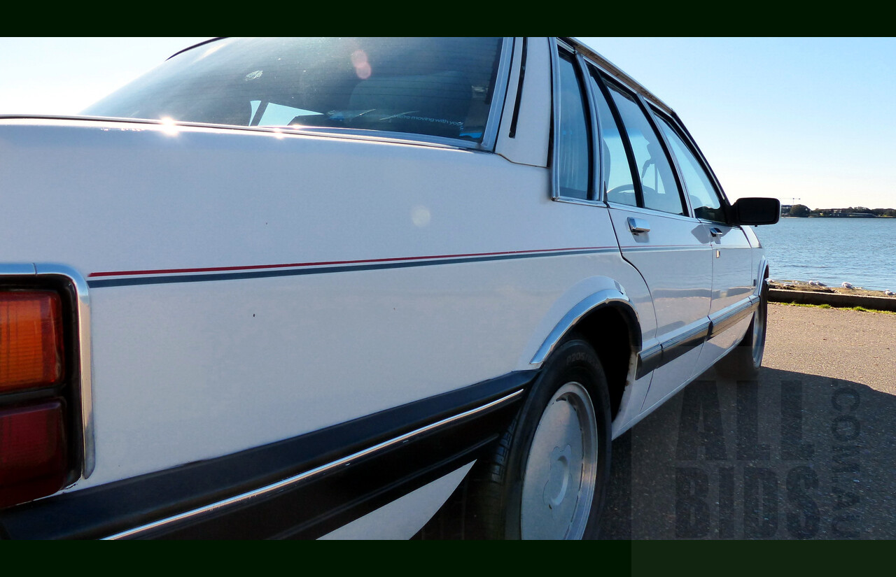 9/1987 Ford LTD FE 4d Sedan White Auto EFI 4.0L