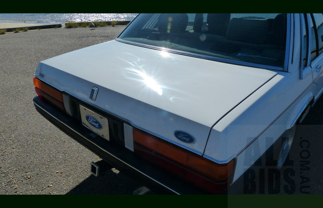 9/1987 Ford LTD FE 4d Sedan White Auto EFI 4.0L