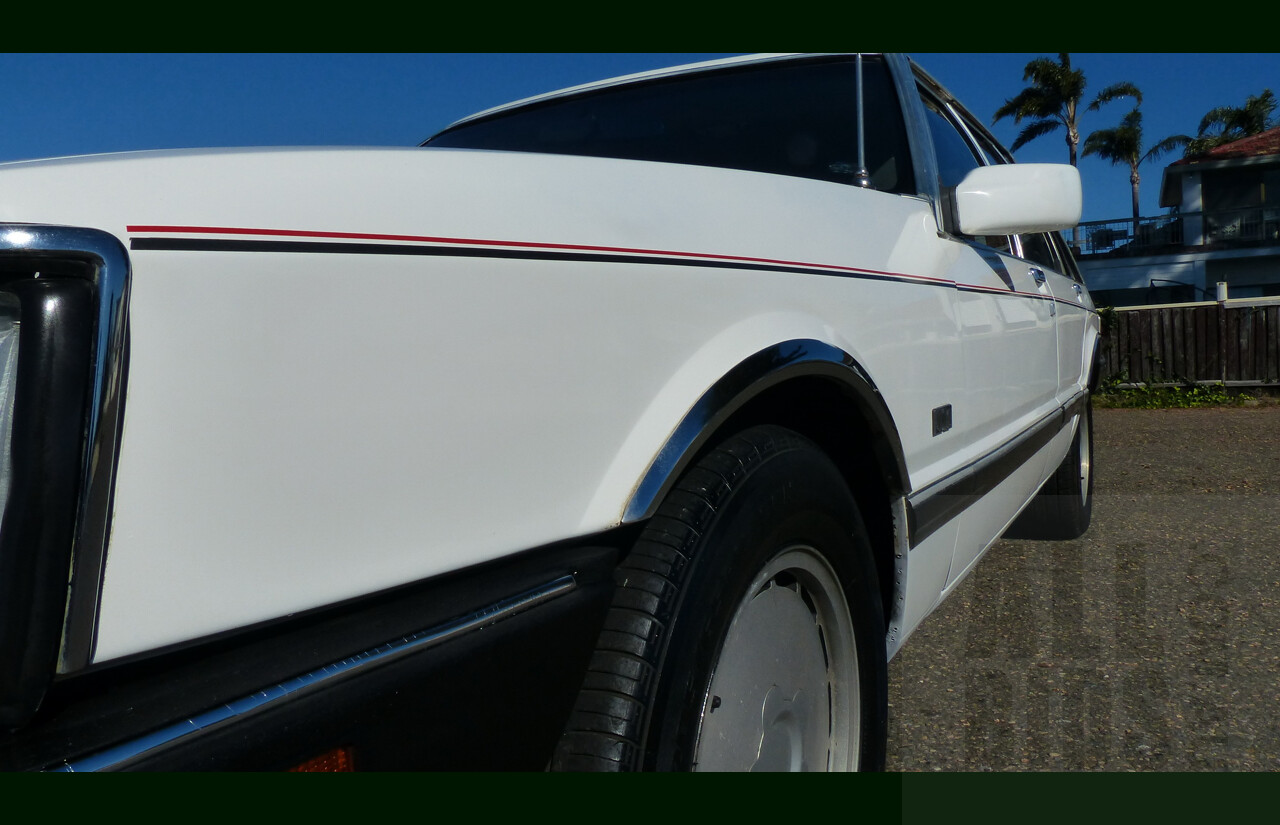 9/1987 Ford LTD FE 4d Sedan White Auto EFI 4.0L