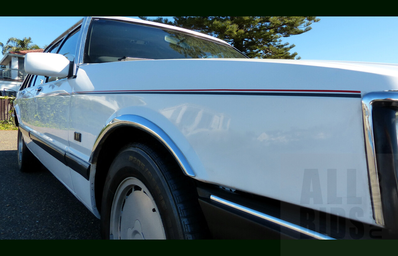 9/1987 Ford LTD FE 4d Sedan White Auto EFI 4.0L