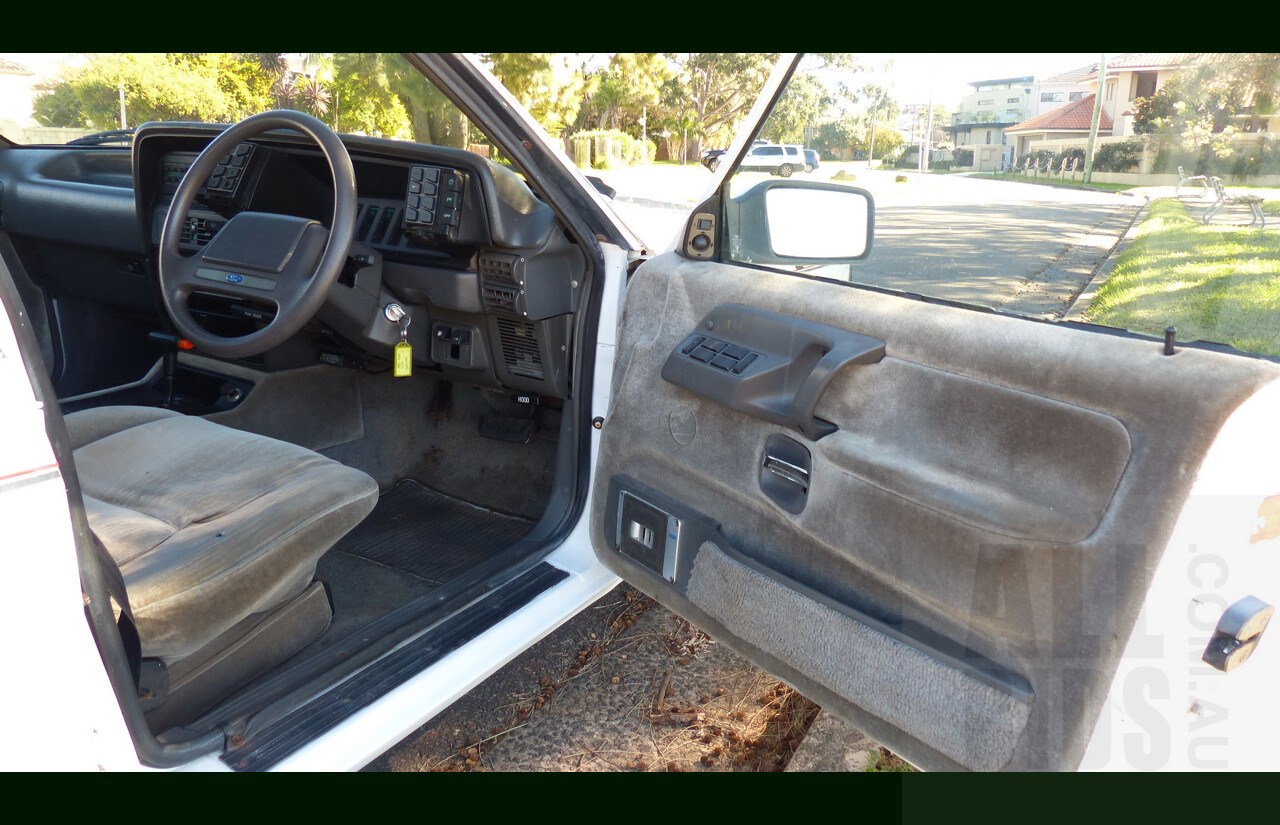 9/1987 Ford LTD FE 4d Sedan White Auto EFI 4.0L