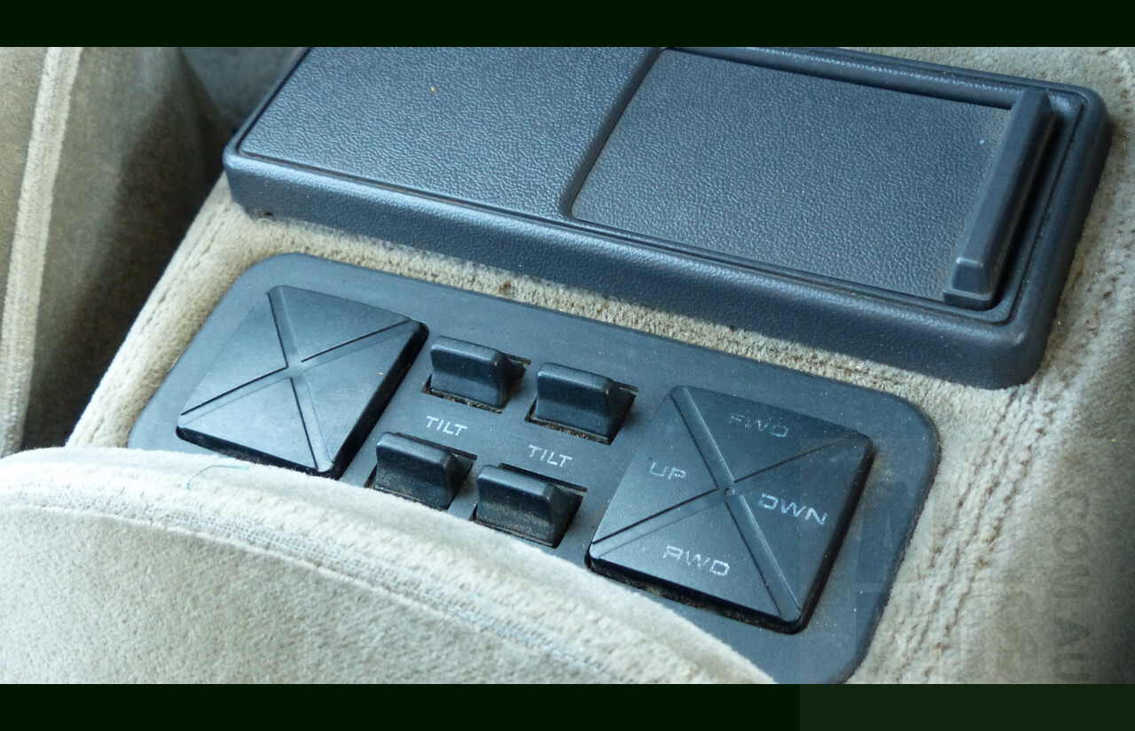 9/1987 Ford LTD FE 4d Sedan White Auto EFI 4.0L
