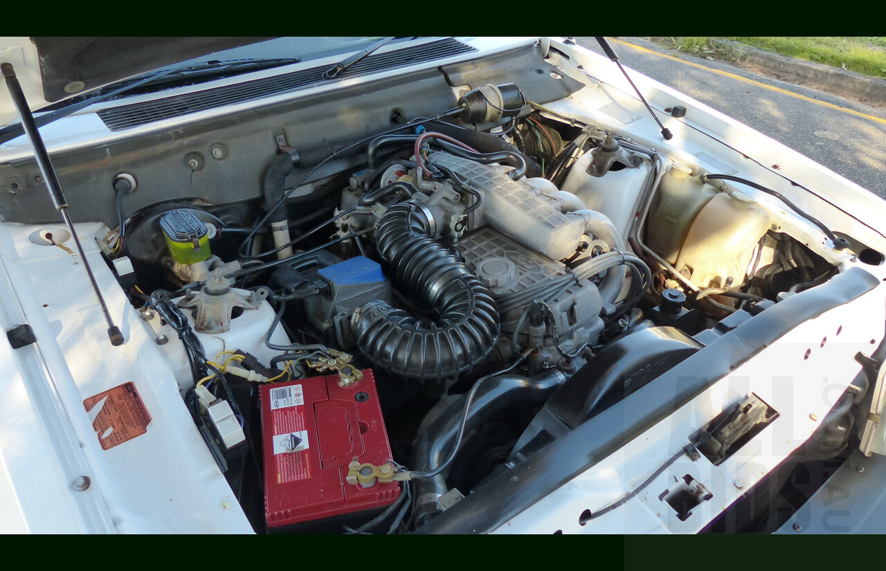 9/1987 Ford LTD FE 4d Sedan White Auto EFI 4.0L