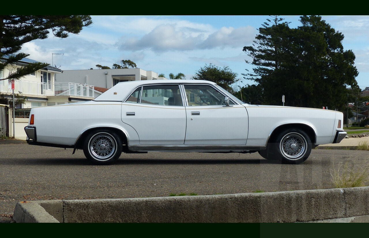 11/1977 Ford LTD P6 4d Sedan White Auto 351ci 5.8L V8