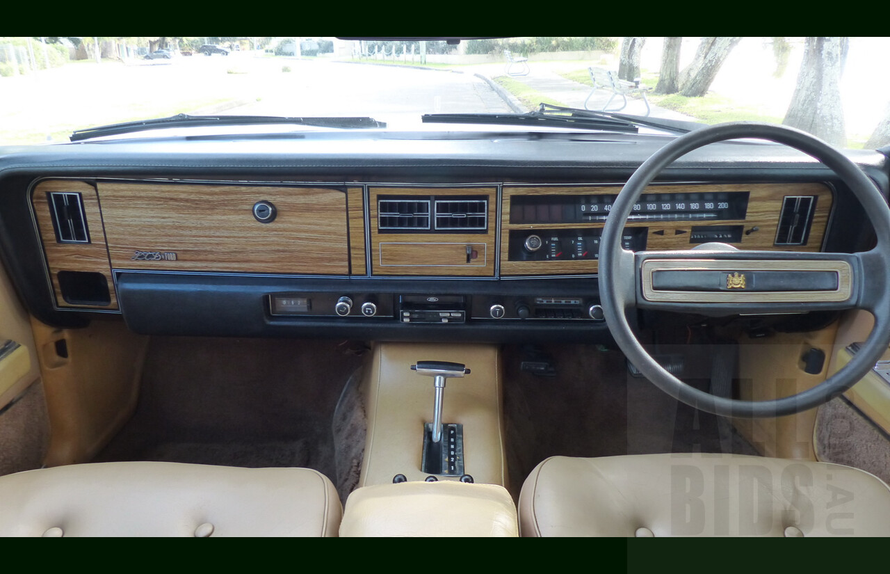 11/1977 Ford LTD P6 4d Sedan White Auto 351ci 5.8L V8