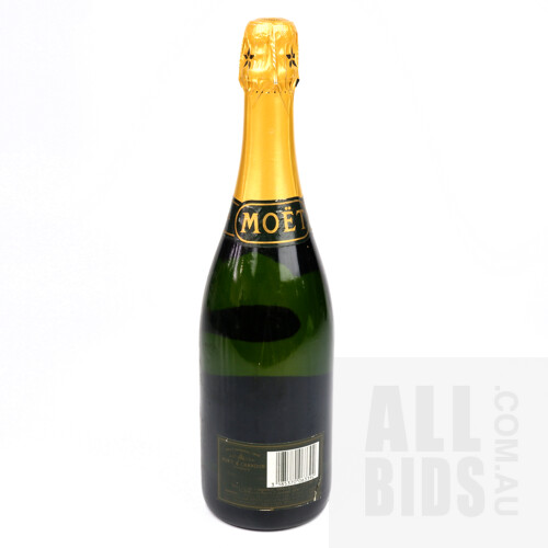 Moet & Chandon Champagne, 1992, 750ml