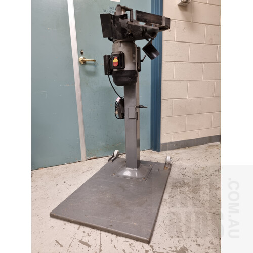 Radius Master CWC3933B Belt Grinder