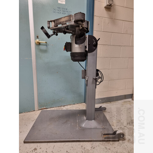 Radius Master CWC3933B Belt Grinder
