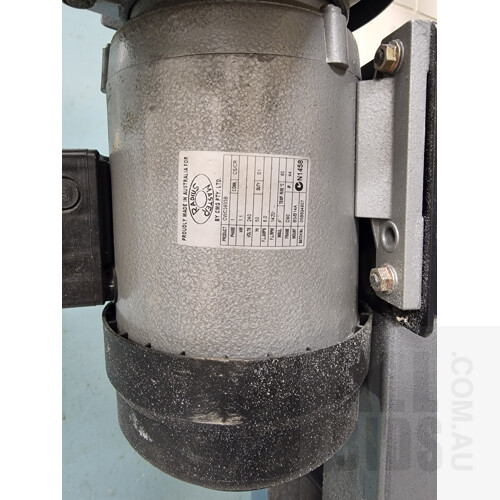 Radius Master CWC3933B Belt Grinder